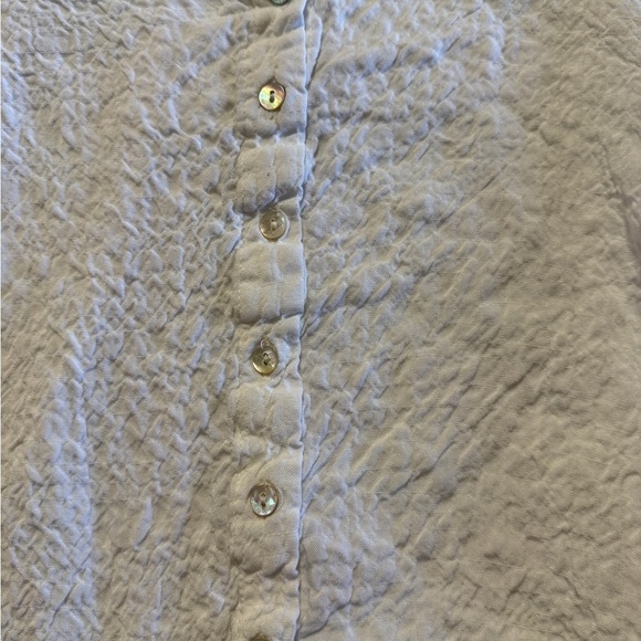 Jane + Delancey White Button-Up Textured Top Size Medium - Picture 3 of 7